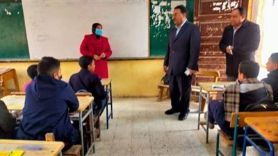 مدير تعليم قنا يتابع انتظام الدراسة مع بداية الفصل الدراسى الثانى