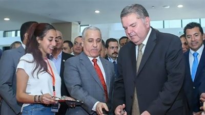 خلال افتتاح معرض صناعة بلدنا.. أحمد جلال: المؤسسات الصحفية لها دور كبير بالجمهورية الجديدة
