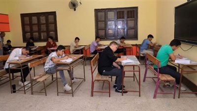 قبل انتهاء اللجان| صفحات الغش تنشر امتحان كيمياء الثانوية كاملًا