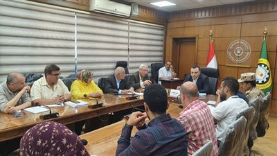 نائب محافظ الدقهلية يترأس اجتماع لتذليل العقبات بمشروع مساكن حى شرق المنصورة