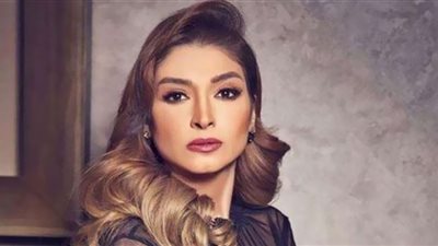 روجينا تنعي عبير صبري بعد وفاة شقيقها.. صور