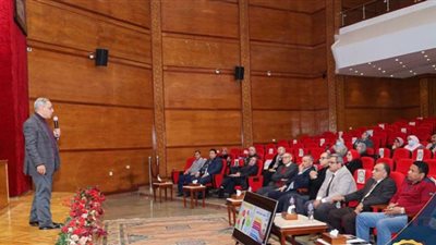 رئيس جامعة طنطا يشارك فى ثالث دورات إعداد القادة الأكاديميين