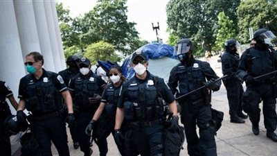 مقتل ضابط وإصابة آخر في تحطم مروحية تابعة للشرطة الأمريكية بجنوب كاليفورنيا