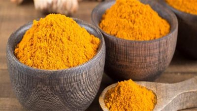تعرّف على عُشب الكُركمين الذي حَبس صاحبه
