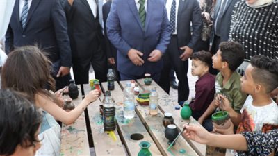 محافظ القاهرة يتفقد مهرجان الفواخير الثانى بمصر القديمة