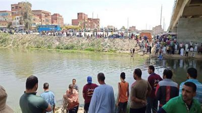 انقلاب توكتوك في ترعة بالإسماعيلية.. وأنباء عن وجود 4 مفقودين