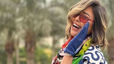 بإطلالة مبهجة.. داليا البحيري تحيي شبابها بالأخضر (صور)