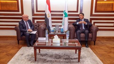 رئيس البريد يلتقي ممثل مفوضية الأمم المتحدة لشؤون اللاجئين في مصر