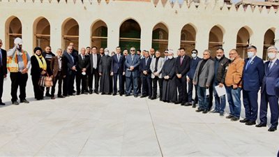 رئيس مجلس الشيوخ الكازاخستاني يزور مسجد الظاهر بيبرس بالقاهرة