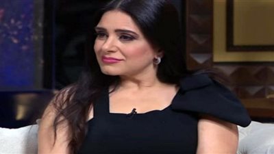 ميرنا وليد ترد على شائعة زواجها من ملياردير واختفائها عن الساحة