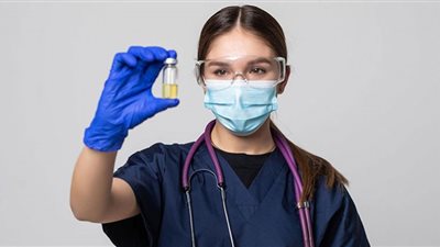 هل تحمي مستحضرات تعزيز المناعة من الإصابة بكوورنا؟.. عالم شهير يجيب