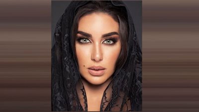 الجلد الأسود يسيطر على كاجوال ياسمين صبري