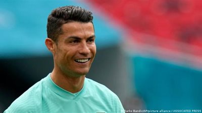 صور .. كريسيانو رونالدو يحتفل بمتابعيه الـ 400 مليون