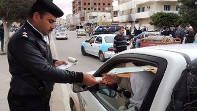سحب 5 آلاف رخصة قيادة بسبب الملصق الإلكتروني