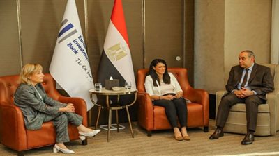 التعاون الدولي والطيران يبحثان سبل تعزيز التعاون مع بنك الاستثمار الأوروبي