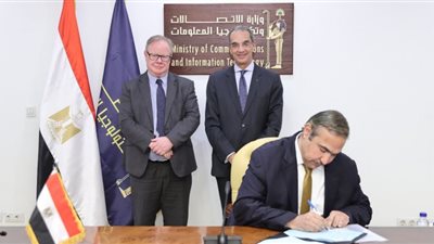 وزير الاتصالات يشهد توقيع اتفاق تعاون لمنح الماجستير فى الثقافات الرقمية من جامعة كوليدج كورك UCC الأيرلندية