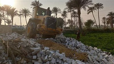 الجيزة تزيل حالات بناء وتعد على أملاك الدولة