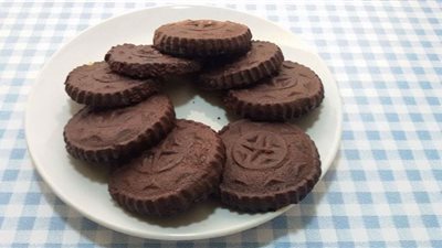 قدّميه في ضيافة العيد.. طريقة عمل بسكويت بالشوكولاتة