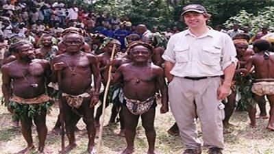 البيغمي قبيلة ترقص بالنار وتأكل لحوم البشر