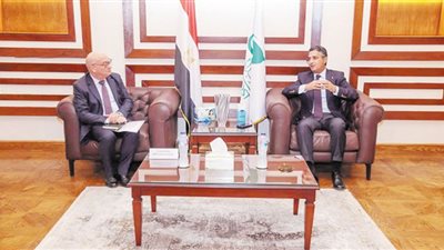 رئيس البريد يلتقى ممثل مفوضية الأمم المتحدة لشئون اللاجئين فى مصر