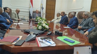 محافظ القاهرة يلتقى رئيس وأعضاء اللجنة العامة لنقابة العاملين