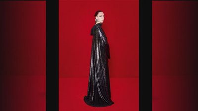 بالنسياجا تستعين بأشهر 5 عارضات أزياء في أسبوع الموضة بباريس (صور وتفاصيل)