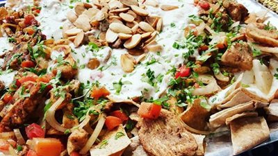 طريقة عمل فتة بالمكسرات اللبنانية