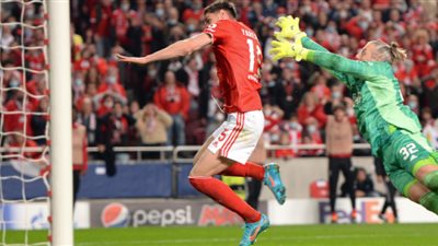 بنفيكا واياكس امستردام يتعادلان في قمة مثيرة بدوري ابطال اوروبا