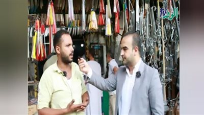 المستورد يكسب البلدي في سوق السكاكين (شاهد)