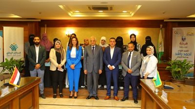 محافظ الجيزة وصناع الخير يسلمان منح مالية لــ ٢١ فتاة من اليتيمات للمساعدة في إتمام الزواج