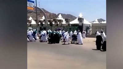 اكتمال وصول الحجاج إلى مشعر منى (شاهد)