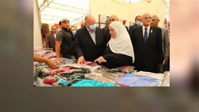 لتلبية احتياجات المواطنين.. محافظ القاهرة يفتتح معرض 