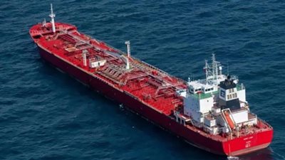 صاروخ روسي يصيب سفينة محملة بالديزل للمرة الثانية