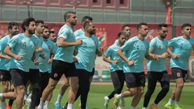 فقرات بدنية متنوعة بمران الاهلى بقيادة بيدرو جيميرايش