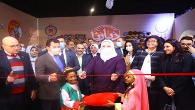 وزيرة التضامن تفتتح دورة جديدة لمعرض « ديارنا للحرف اليدوية»