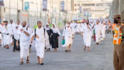 ضيوف الرحمن يتوافدون على جبل عرفات.. بث مباشر