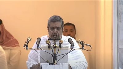 خطيب عرفة: المسارعة في الخير من قيم الإسلام