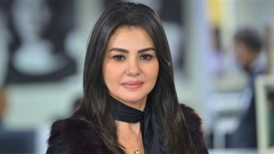 دينا فؤاد تمزج بين الأنوثة والبساطة في أحدث ظهور لها