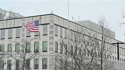 السفارة الأمريكية في كييف تحث مواطنيها على مُغادرة أوكرانيا فورًا