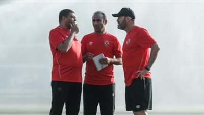 جلسة خاصة بين عبد الحفيظ وسواريش بمران الأهلي