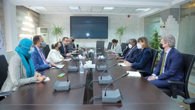 وزيرة البيئة تبحث مع مساعد السكرتير العام بالأمم المتحدة الدعم الفني لمؤتمر COP27