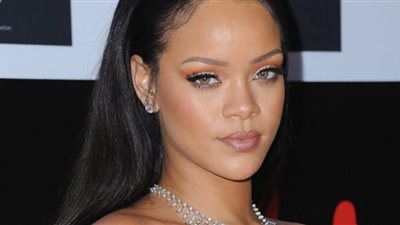 ريهانا تزيح كيم كاردشيان وتصبح أصغر مليارديرة عصامية