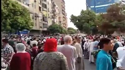 العيد فرحة في شبرا.. توافد الأهالي لمشاهدة نحر الأضحية والأطفال يرقصون