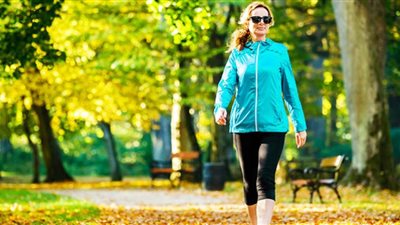 علامة تظهر عند المشي تحذر من إصابتك بمرض لا دواء له