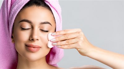 إليكِ الترتيب الصحيح لروتين العناية بالبشرة