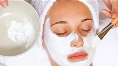 ماسكات للوجه.. طريقة صنع خليط الدقيق والحليب لبشرة صافية في العيد