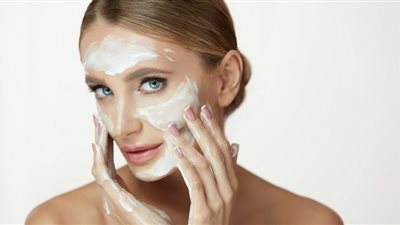 اصنعي ماسك المايونيز والبيض للحصول على بشرة صافية في العيد