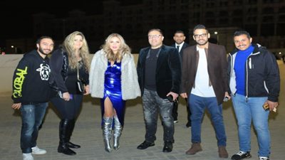 بالصور.. سيطرة نيكول سابا بحفل غنائي استعراضي في الشيخ زايد