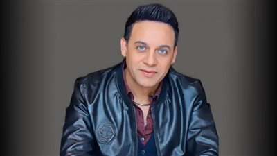 تكبيرات العيد بصوت مصطفى قمر داخل احد المساجد (فيديو)