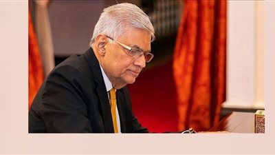 رئيس وزراء سريلانكا يتنحى عن منصبه